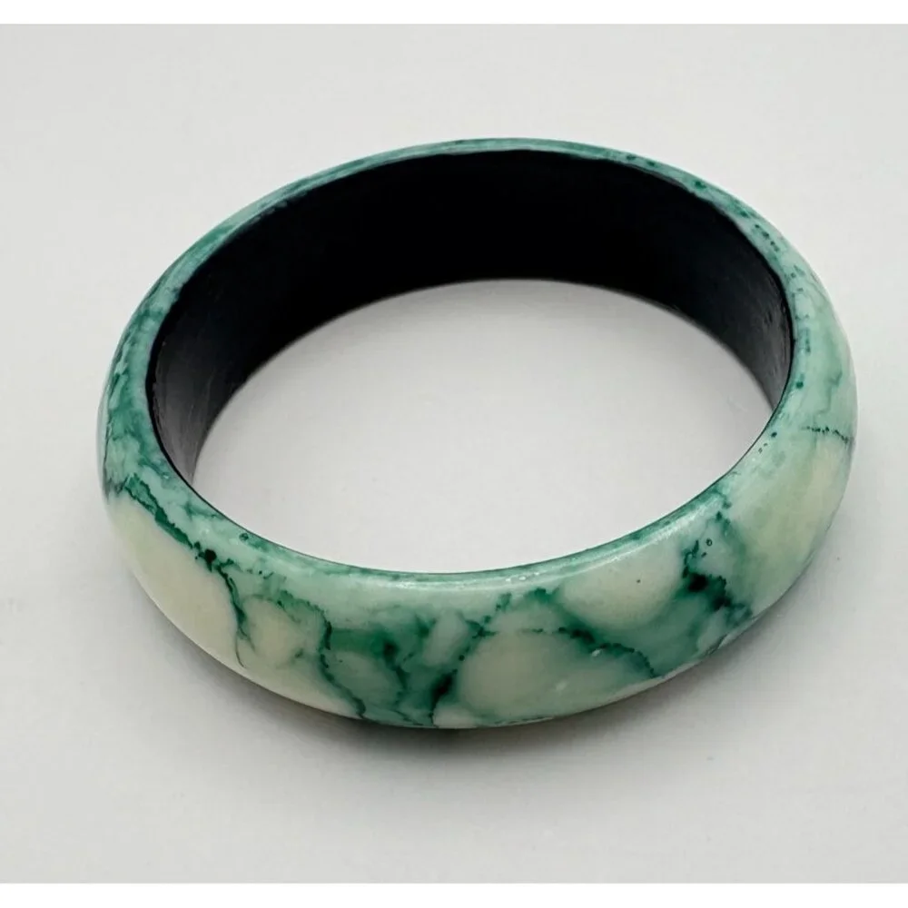 Vintage Marbled Green & White Bangle Bracelet Faux Jade Look Costume Jewelry - Picture 4 of 7